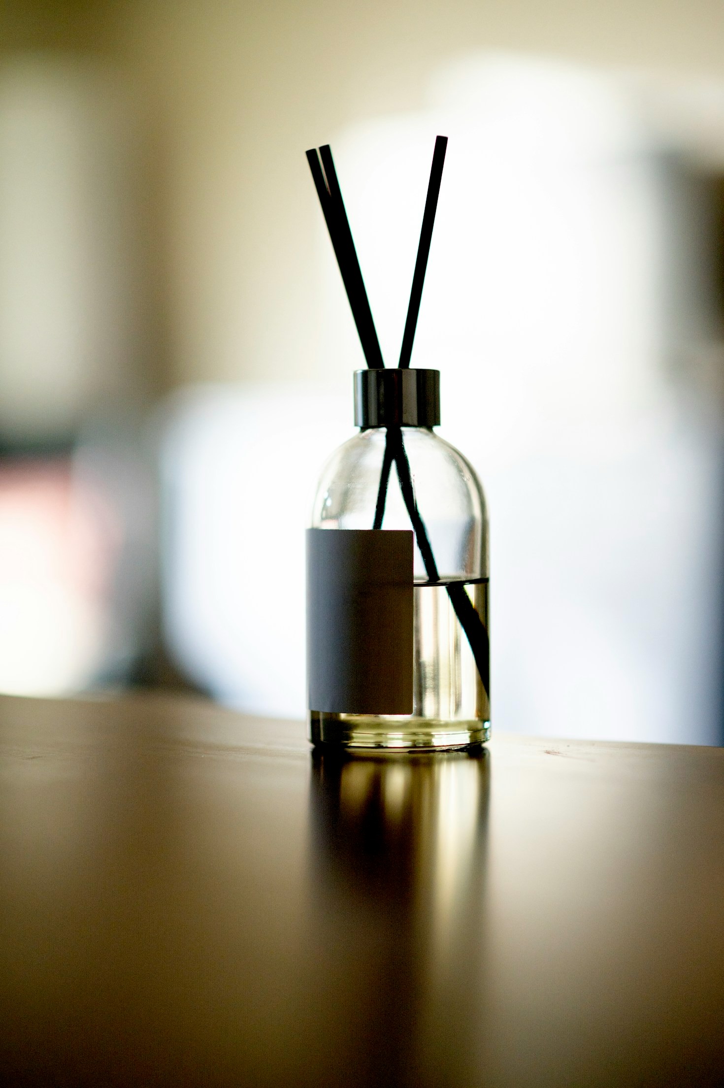 Scent Layering Techniques For Your Living Space